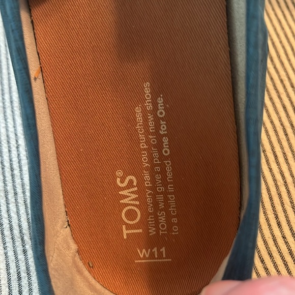 Pretty blue size 11, toms - Picture 3 of 7